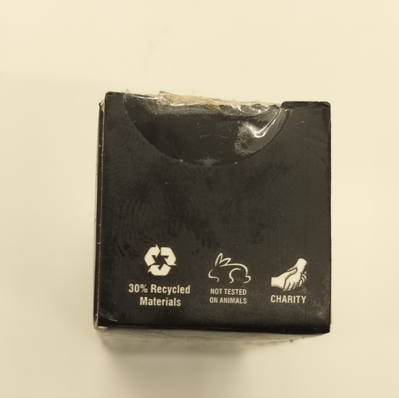 Lisi Cosmetics Matte Color Lipstick Iconic #04 - Picture 10 of 11